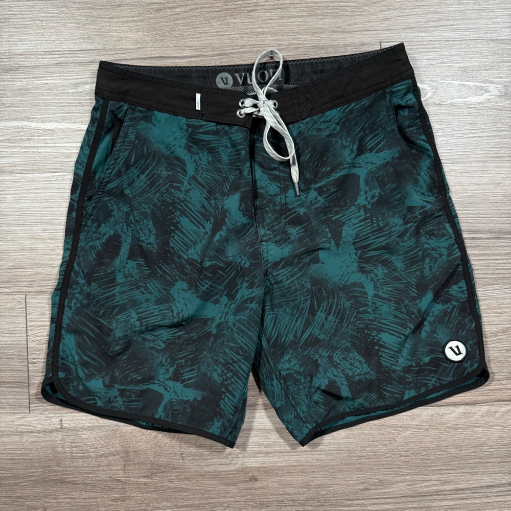 Men’s Vuori Cruise Board Shorts Size 30